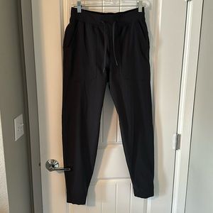Lululemon charcoal gray joggers size M